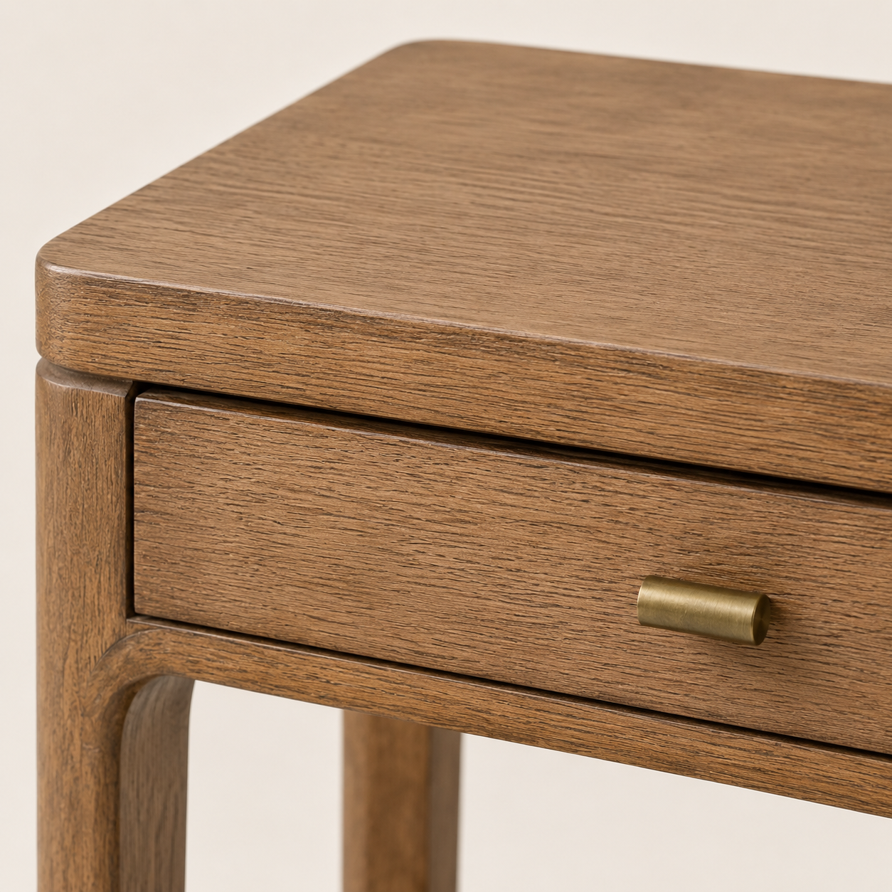Customizable Accent Table